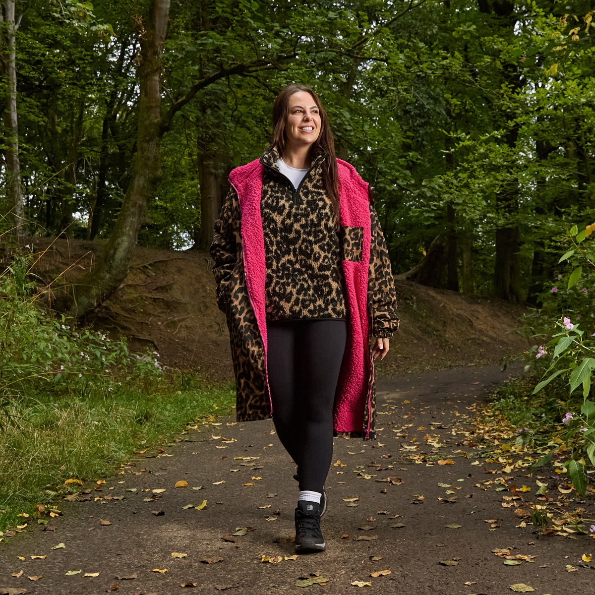 OHS Adults Water Resistant Leopard Print Sherpa Drying Robe - Natural/Pink>