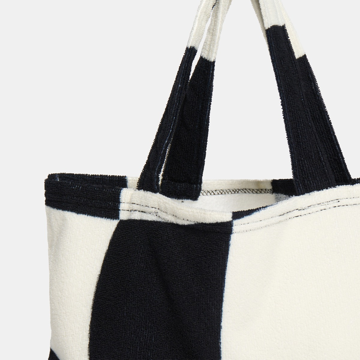 OHS Checkerboard Print Beach Towel in a Bag - Monochrome>