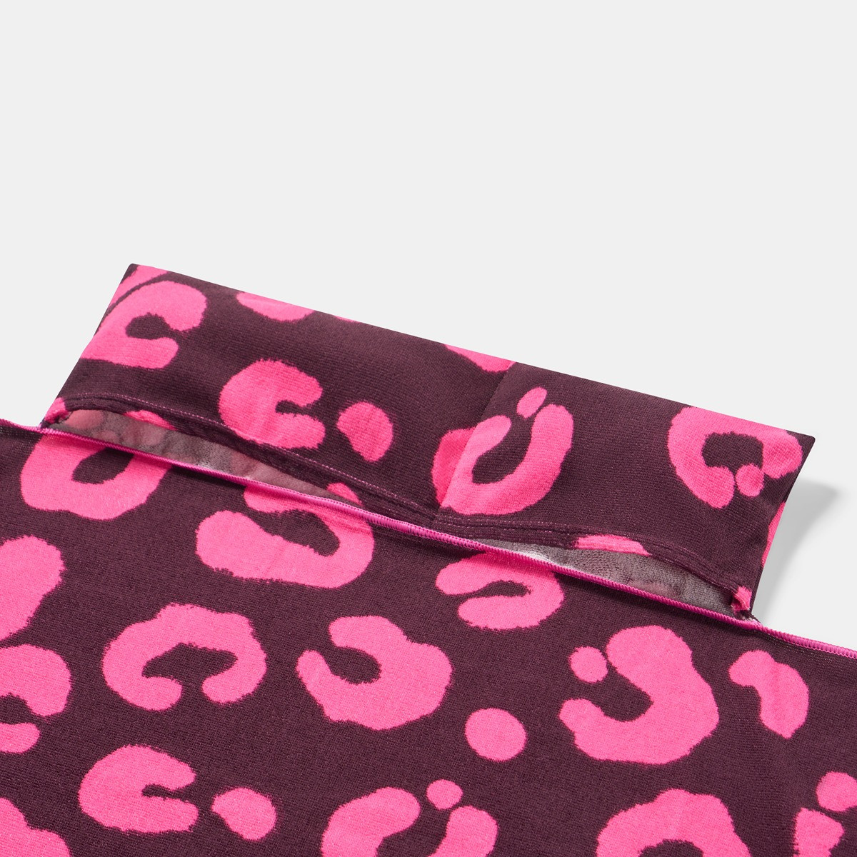 OHS Abstract Leopard Print Beach Towel in a Bag - Burgundy>