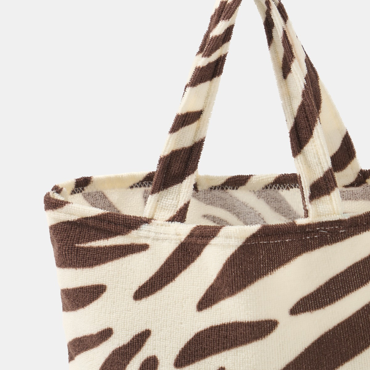OHS Zebra Beach Towel in a Bag - Brown>