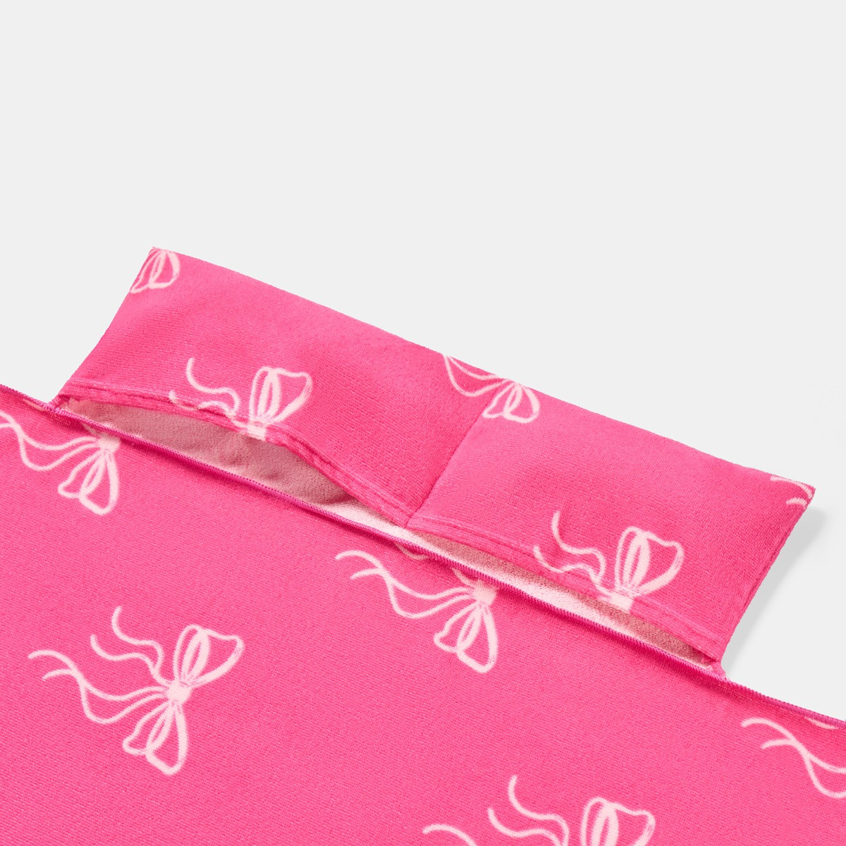 OHS Bow Print Beach Towel in a Bag - Pink>