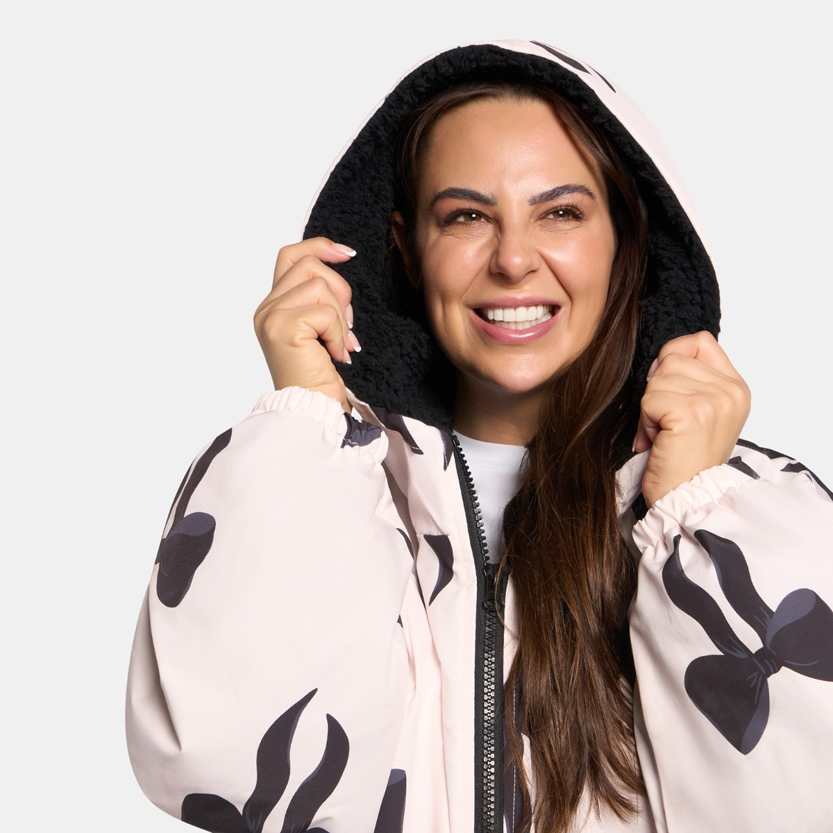 OHS Adult Water Resistant Sherpa Bow Print Drying Robe - Monochrome>