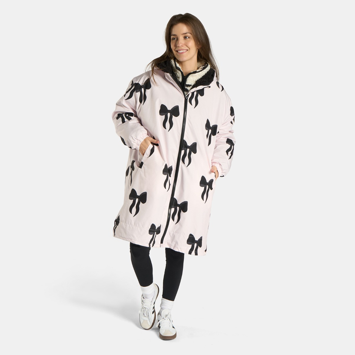OHS Adult Water Resistant Sherpa Bow Print Drying Robe - Monochrome>