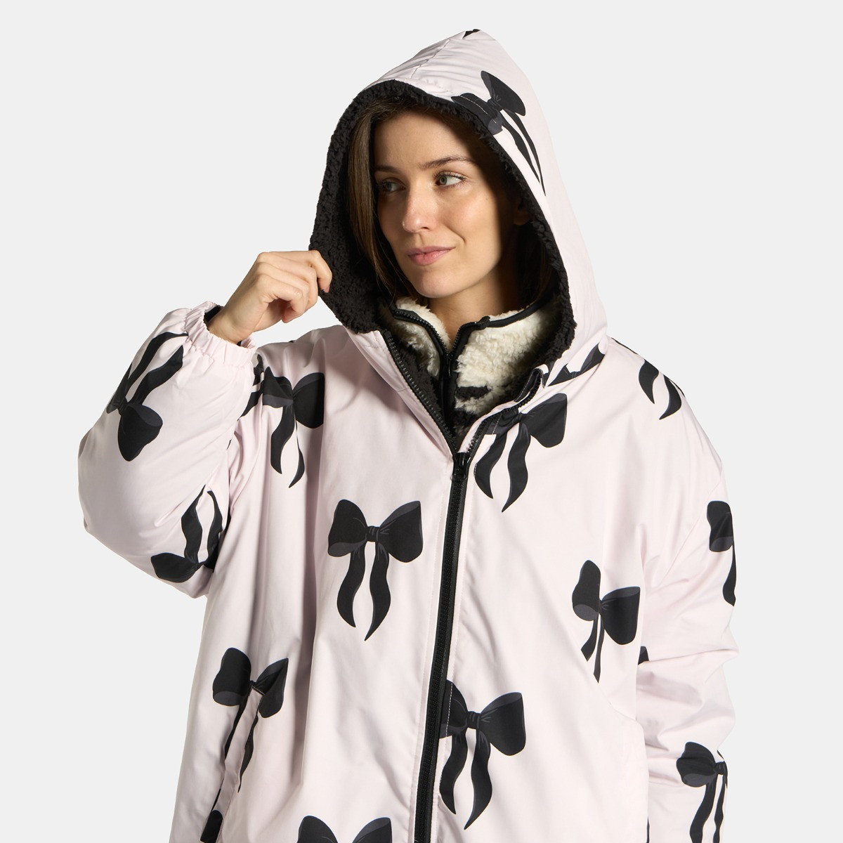 OHS Adult Water Resistant Sherpa Bow Print Drying Robe - Monochrome>