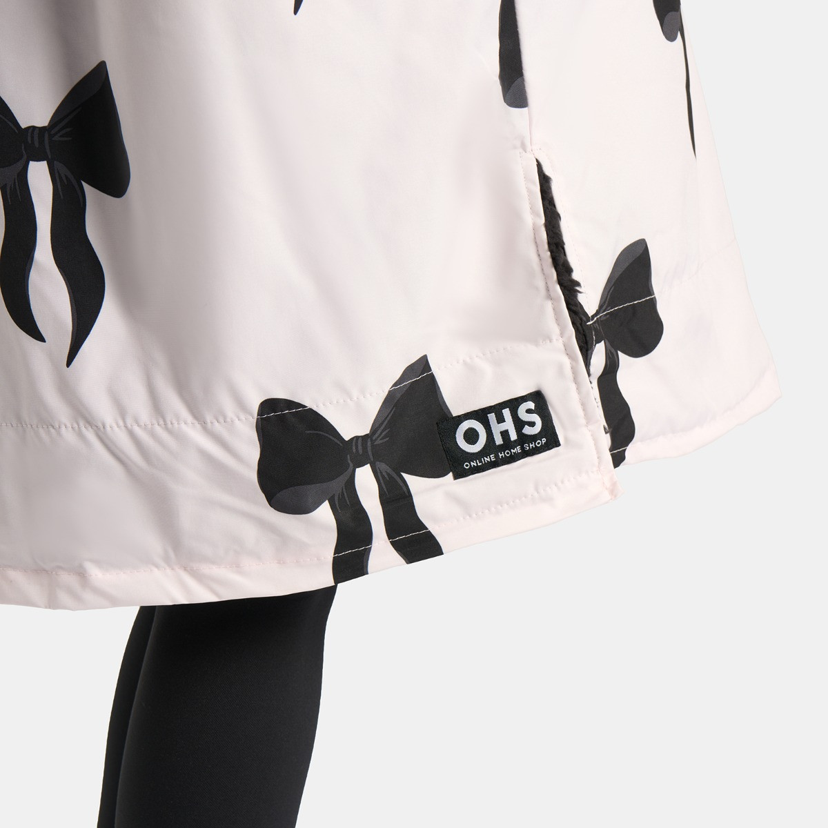OHS Adult Water Resistant Sherpa Bow Print Drying Robe - Monochrome>