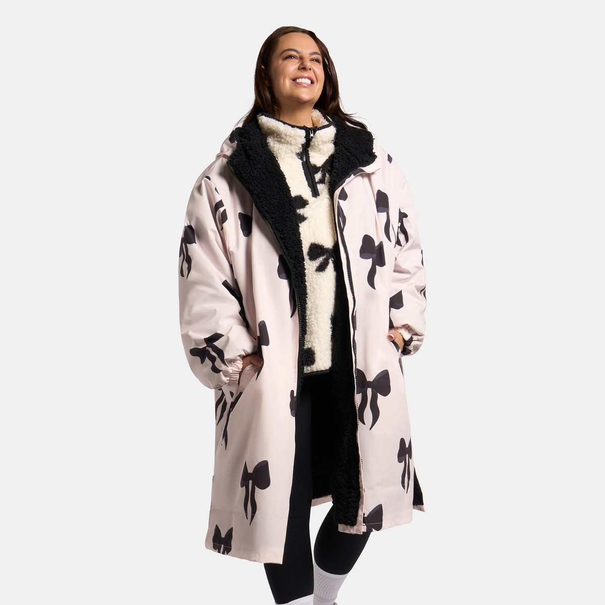 OHS Adult Water Resistant Sherpa Bow Print Drying Robe - Monochrome>