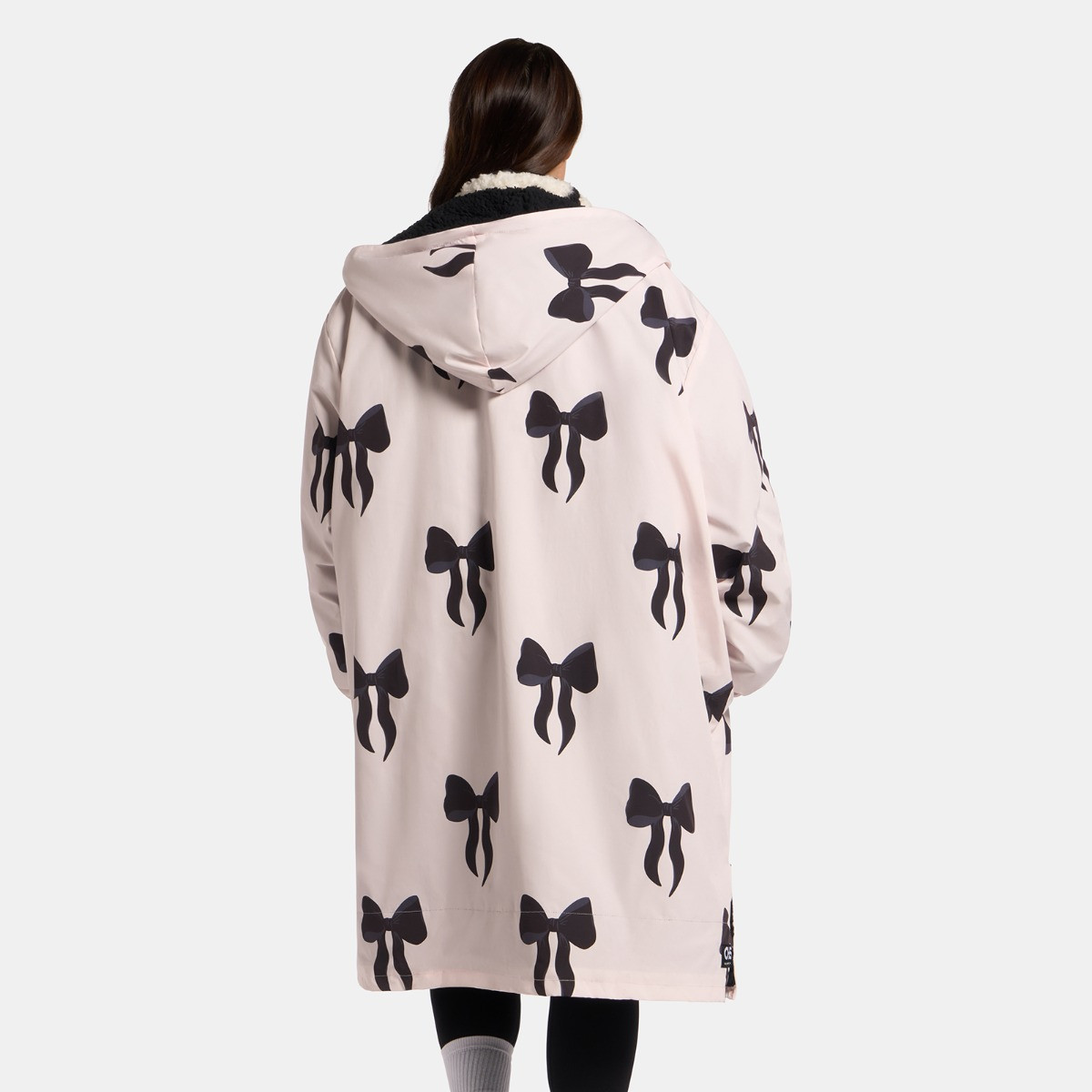 OHS Adult Water Resistant Sherpa Bow Print Drying Robe - Monochrome>