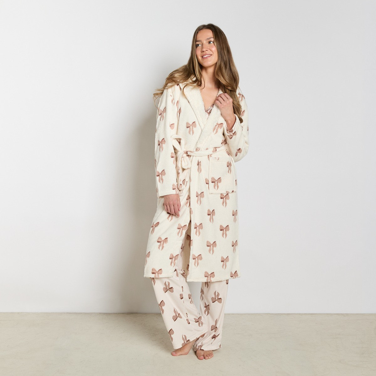 OHS Bow Print Dressing Gown, Adults - Cream>