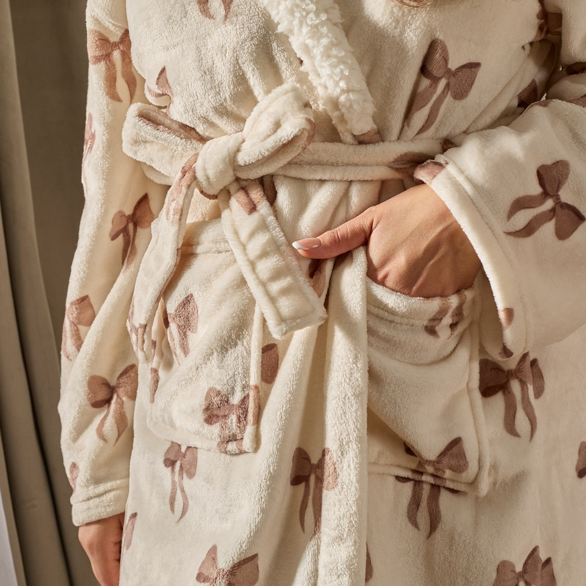 OHS Bow Print Dressing Gown, Adults - Cream>