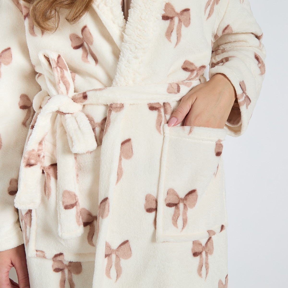 OHS Bow Print Dressing Gown, Adults - Cream>