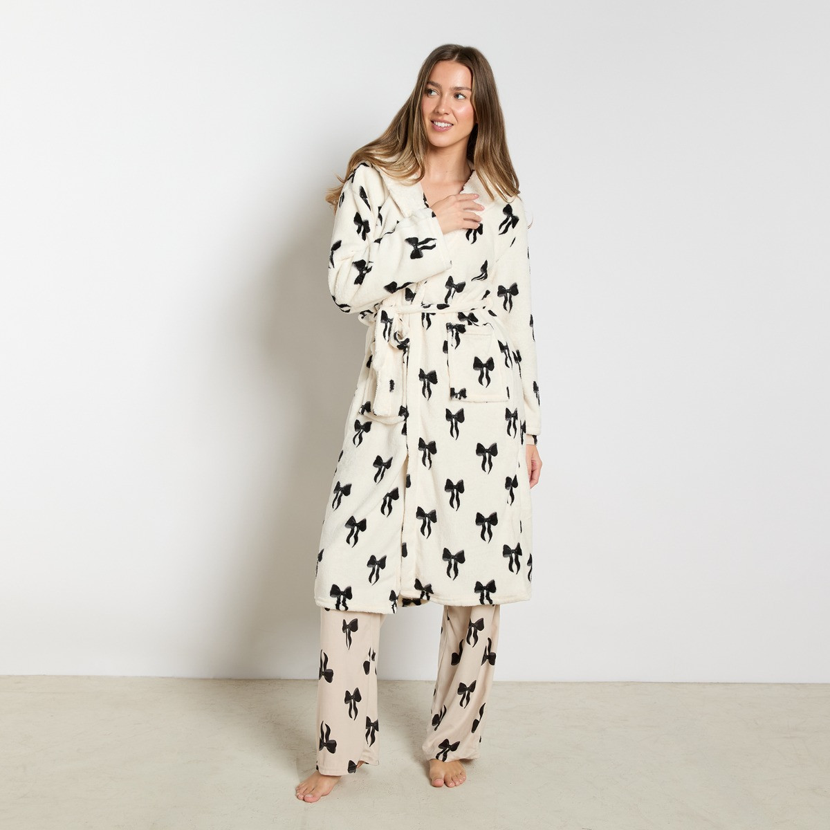 OHS Bow Print Dressing Gown, Adults - Monochrome>