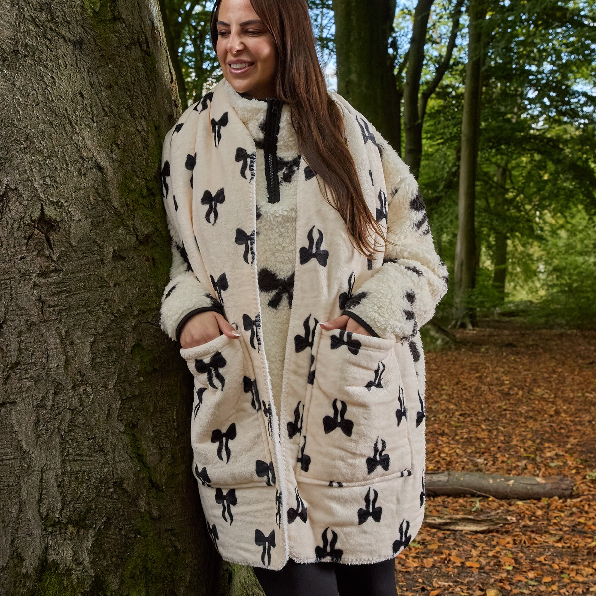 OHS Bow Print Fleece Pocket Scarf - Monochrome>