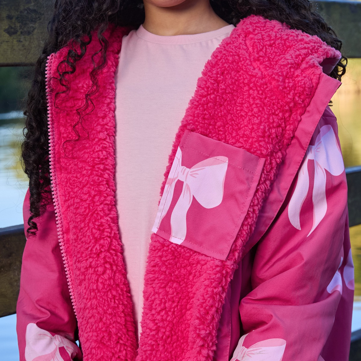 OHS Kids Water Resistant Bow Print Sherpa Drying Robe, Pink - Large/Extra Large>