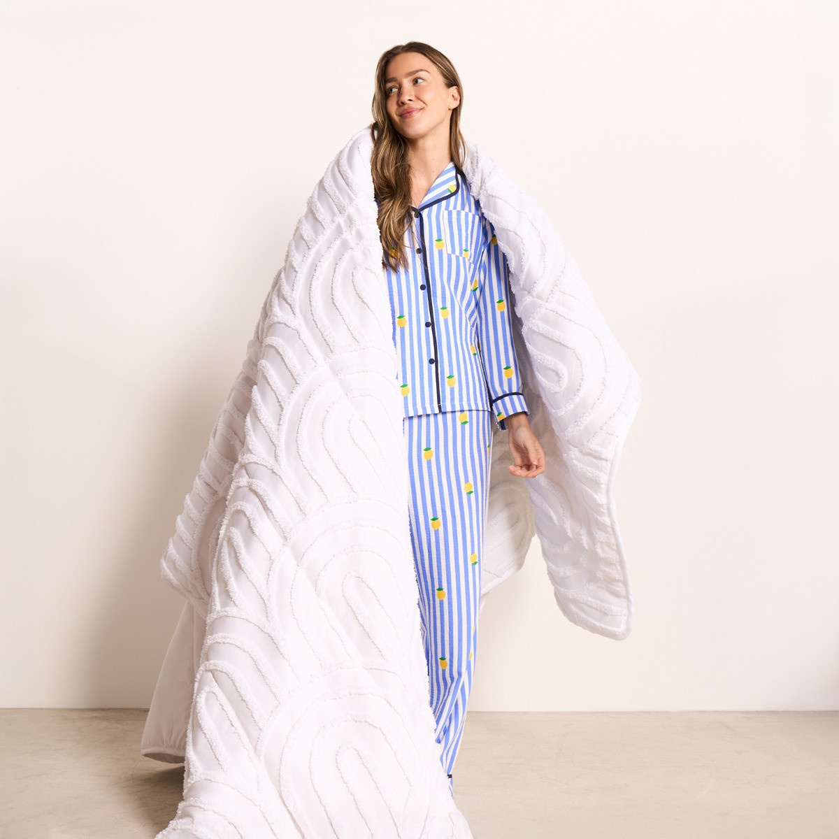OHS Lemon Print Striped Seersucker Pyjama Set, Blue - Large/Extra Large>