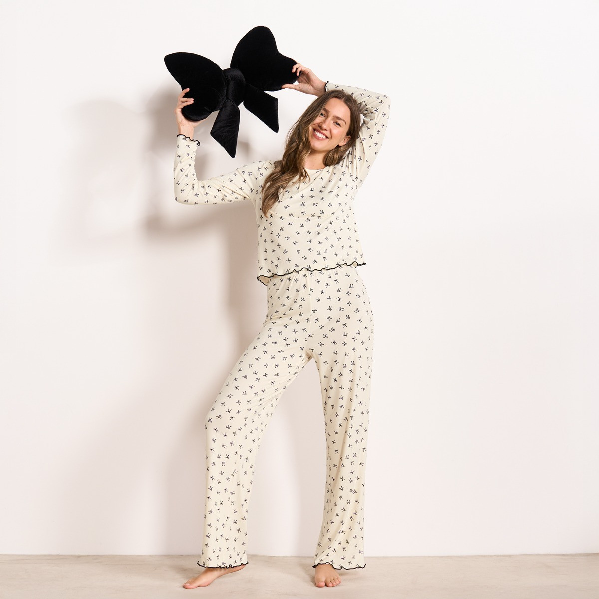 OHS Bow Print Lettuce Edge Pyjama Set - Monochrome>
