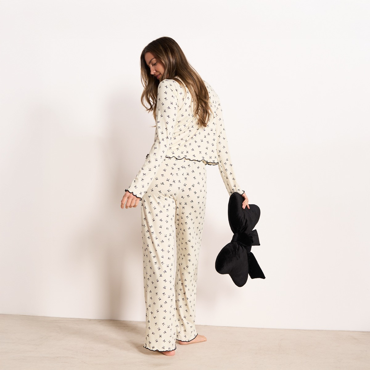 OHS Bow Print Lettuce Edge Pyjama Set, Monochrome - Small/Medium>