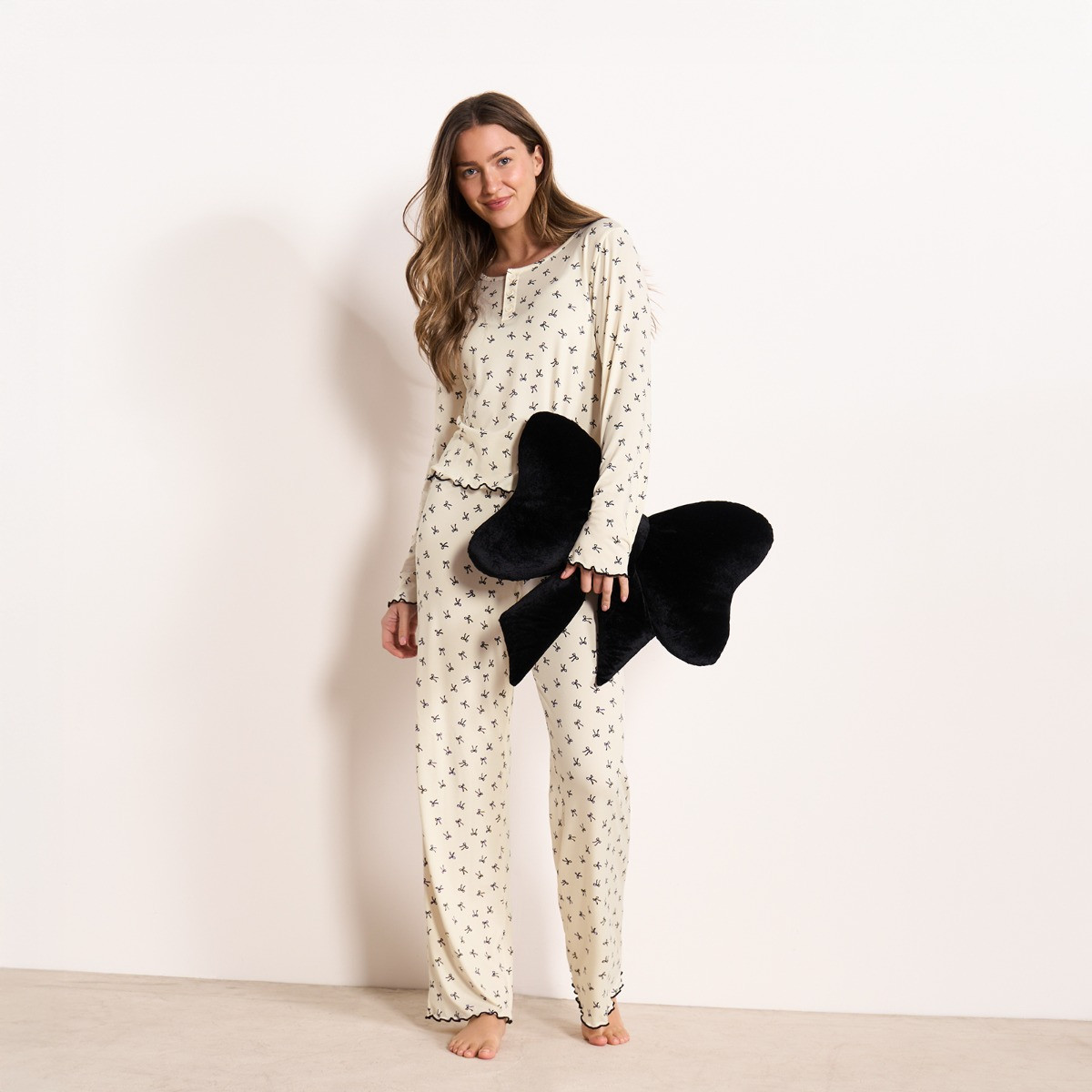 OHS Bow Print Lettuce Edge Pyjama Set, Monochrome - Large/Extra Large>