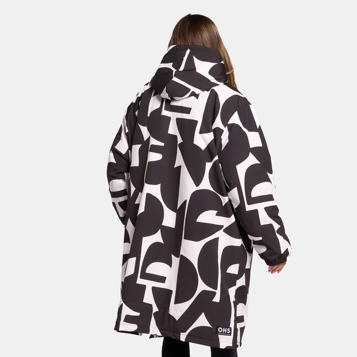 OHS Adults Water Resistant Geometric Print Sherpa Drying Robe - Monochrome>