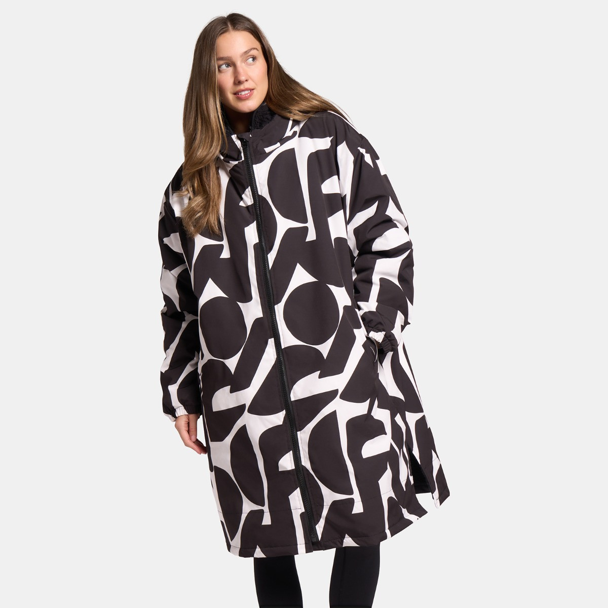 OHS Adults Water Resistant Geometric Print Sherpa Drying Robe - Monochrome>