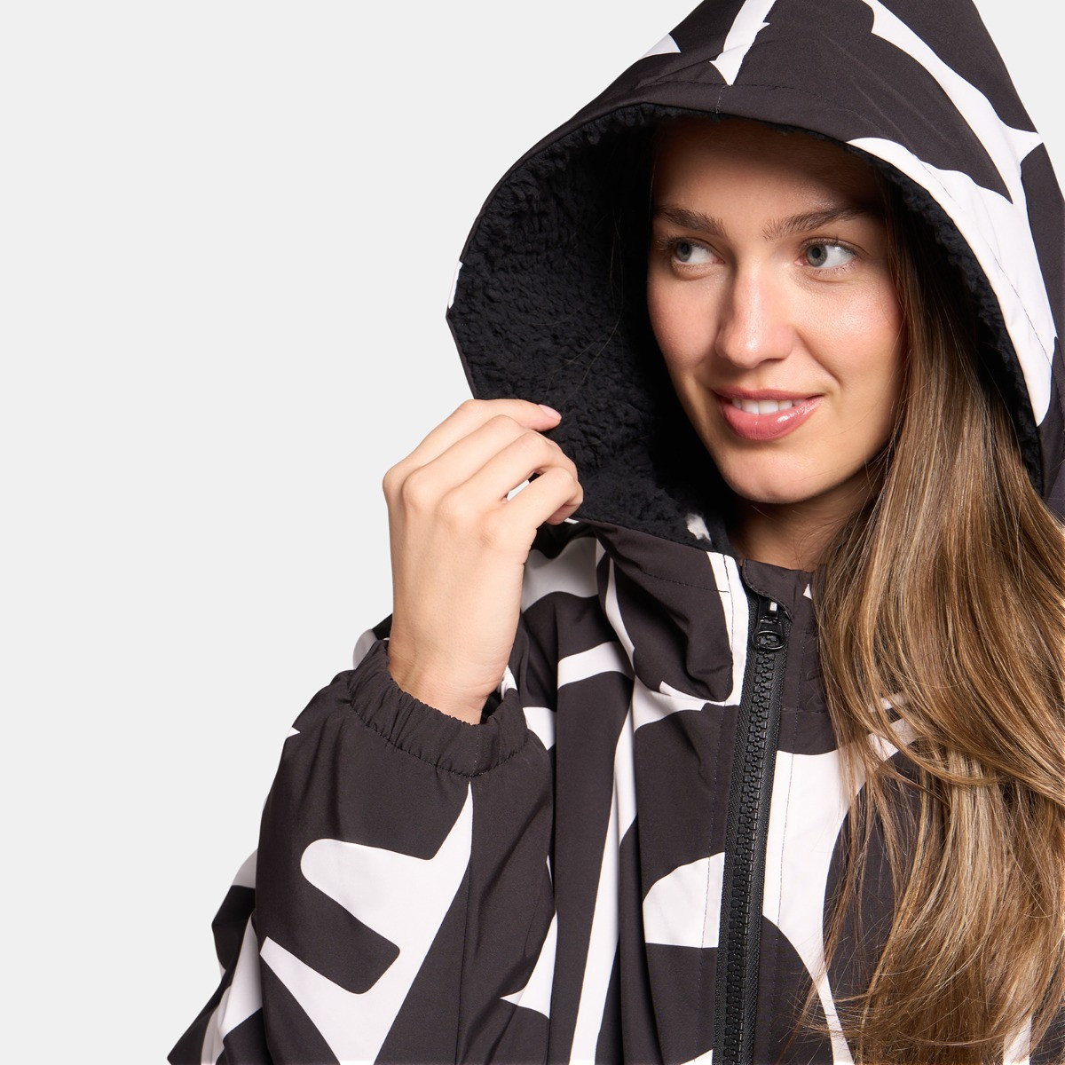 OHS Adults Water Resistant Geometric Print Sherpa Drying Robe - Monochrome>