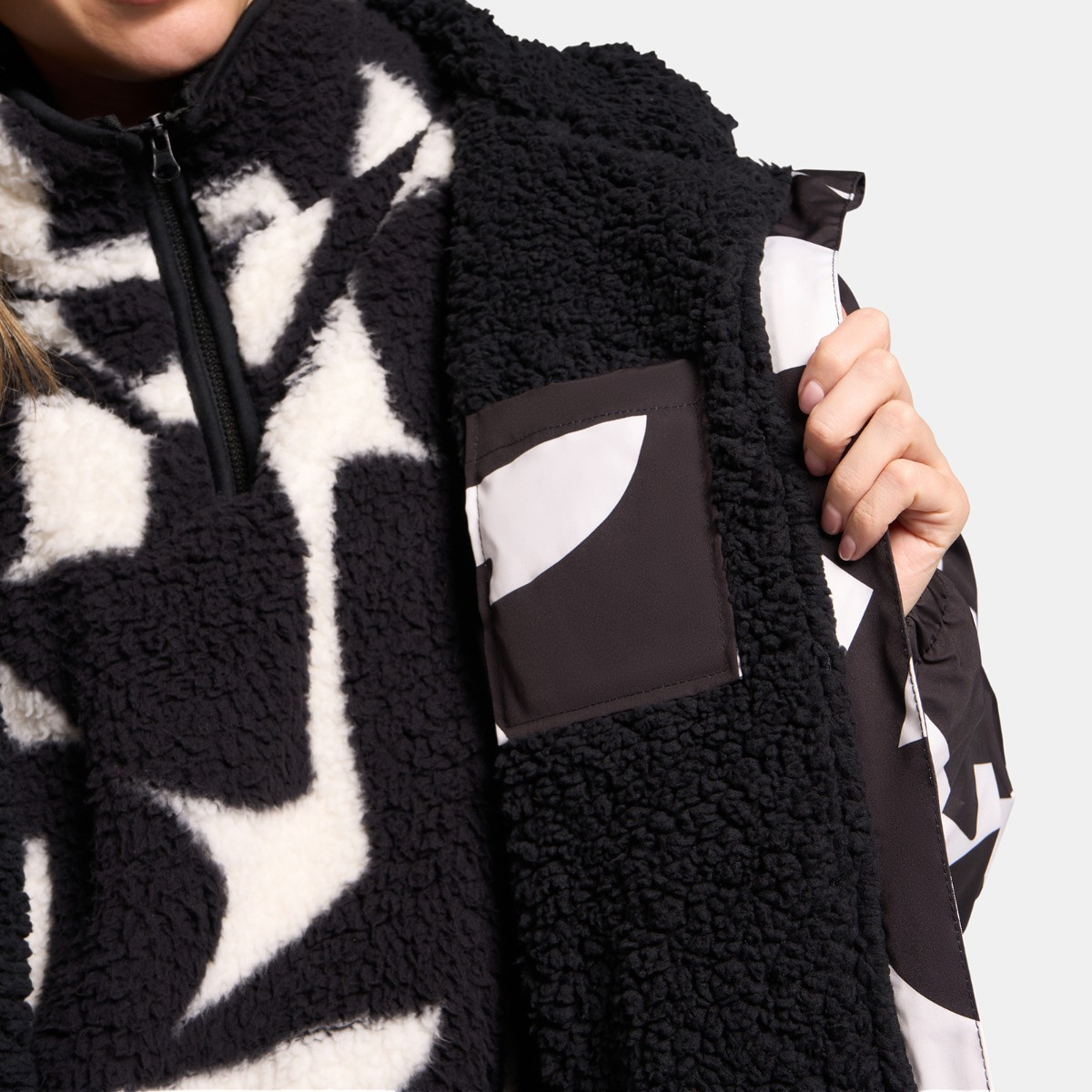 OHS Adults Water Resistant Geometric Print Sherpa Drying Robe - Monochrome>