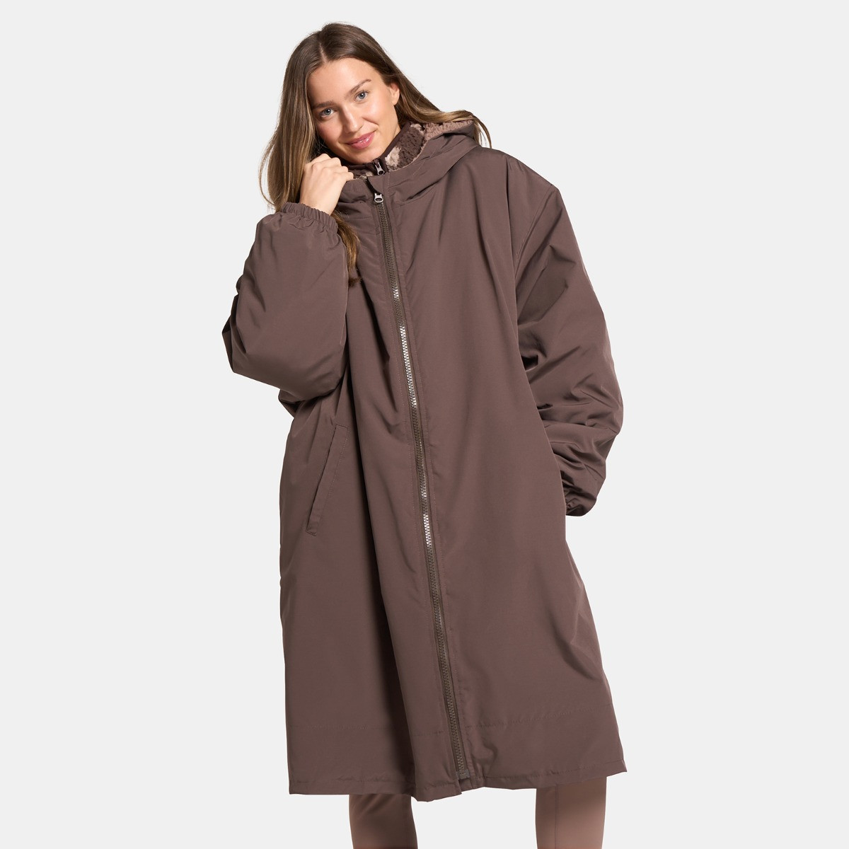 OHS Adults Water Resistant Sherpa Drying Robe - Brown>
