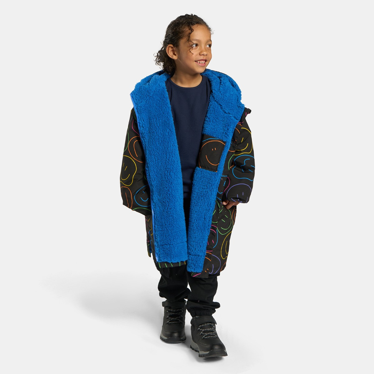 OHS Kids Water Resistant Neon Smiley Print Sherpa Drying Robe, Black - Small/Medium>