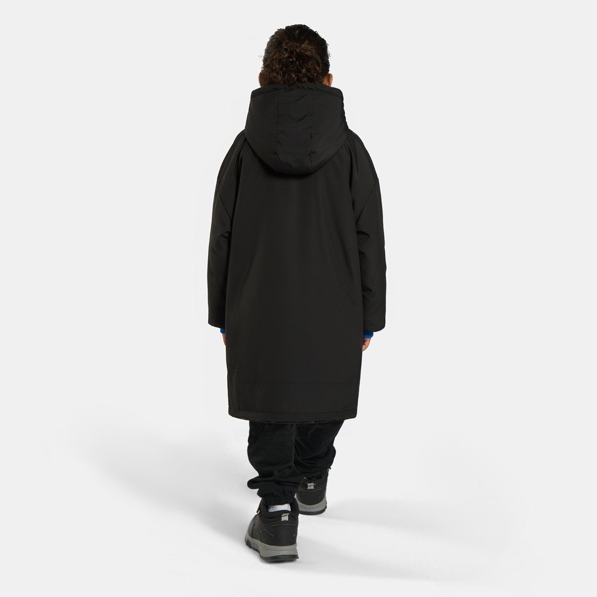 OHS Kids Water Resistant Sherpa Drying Robe, Black/Blue - Large/Extra Large>