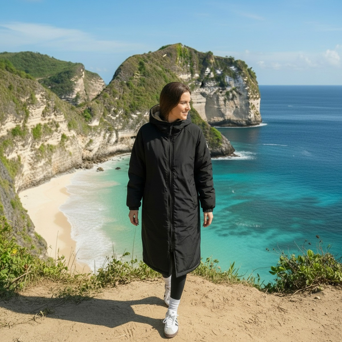 OHS Adults Water Resistant Sherpa Drying Robe - Black/Beige>