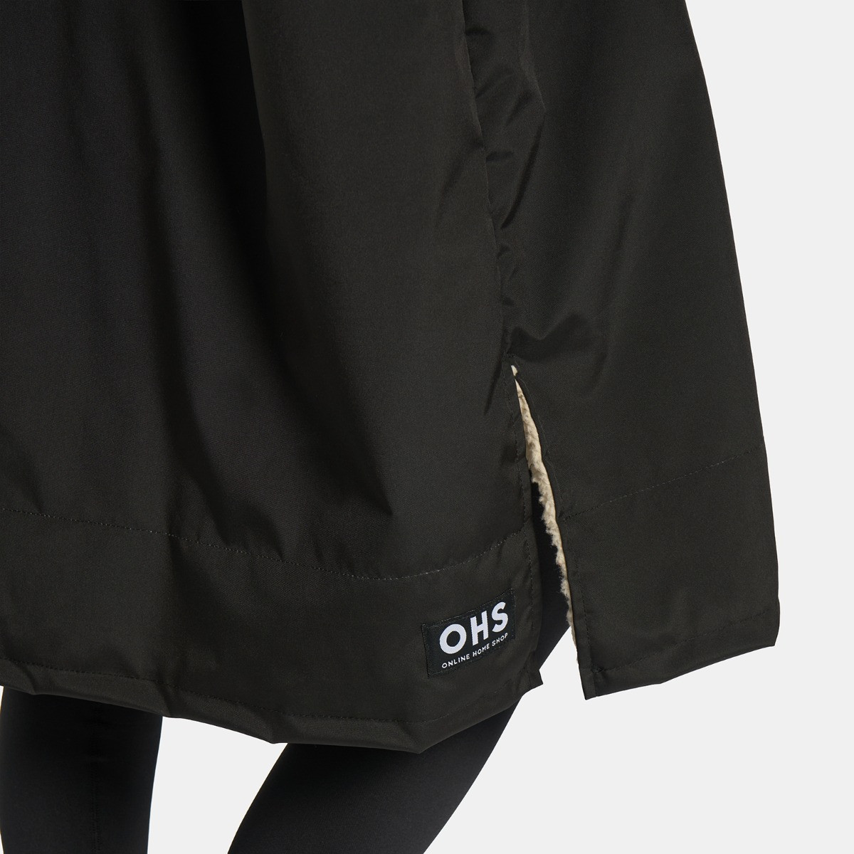 OHS Adults Water Resistant Sherpa Drying Robe - Black/Beige>