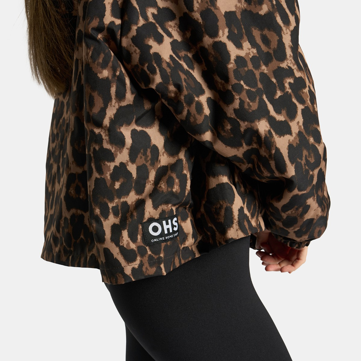 OHS Adults Water Resistant Leopard Print Sherpa Cropped Drying Robe - Natural>