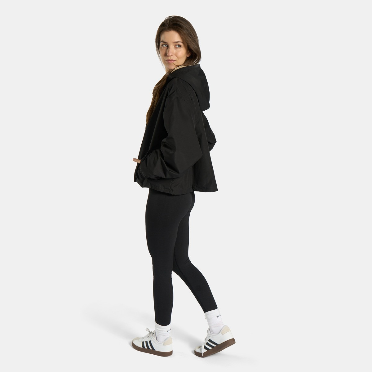 OHS Adults Water Resistant Sherpa Cropped Drying Robe, Black/Beige - Large/Extra Large>