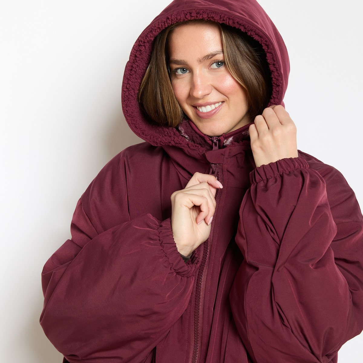 OHS Adults Water Resistant Sherpa Drying Robe - Burgundy>