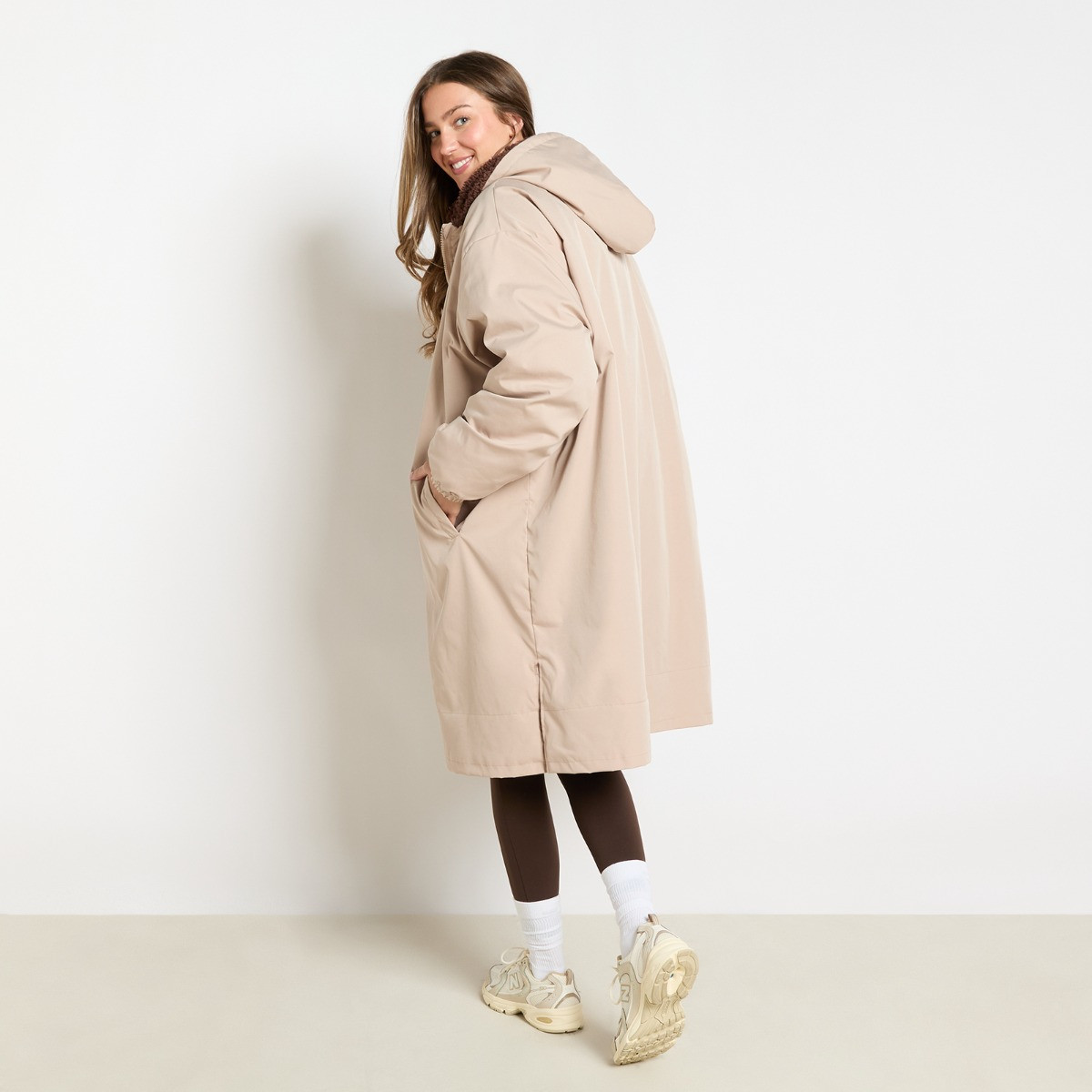 OHS Adults Water Resistant Sherpa Drying Robe - Beige>