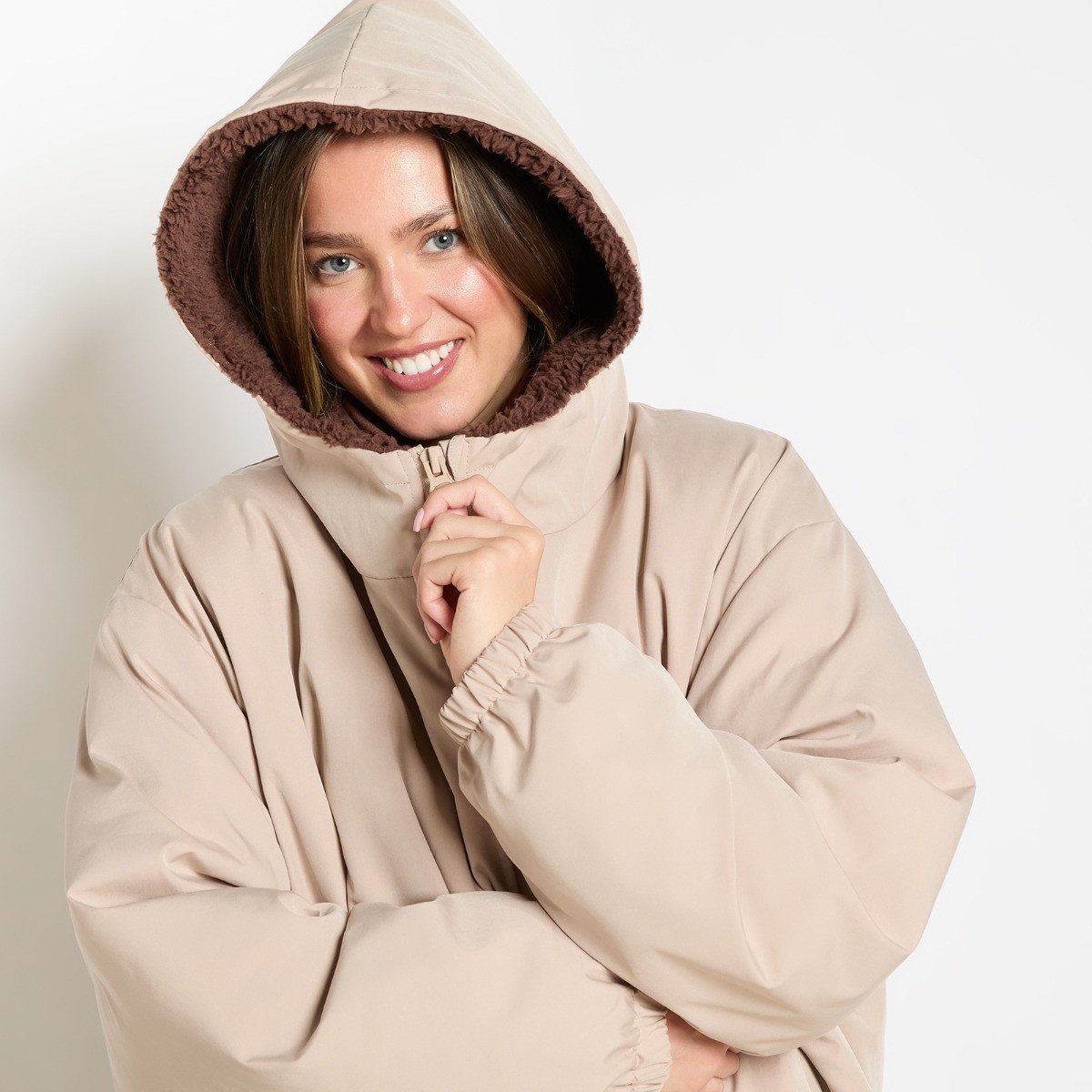 OHS Adults Water Resistant Sherpa Drying Robe - Beige>