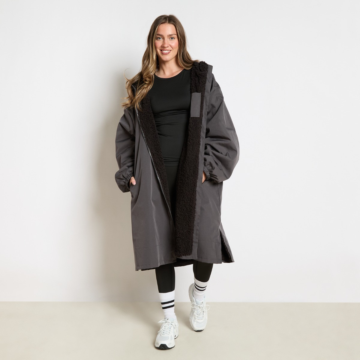 OHS Adults Water Resistant Sherpa Drying Robe, Charcoal - Small/Medium>