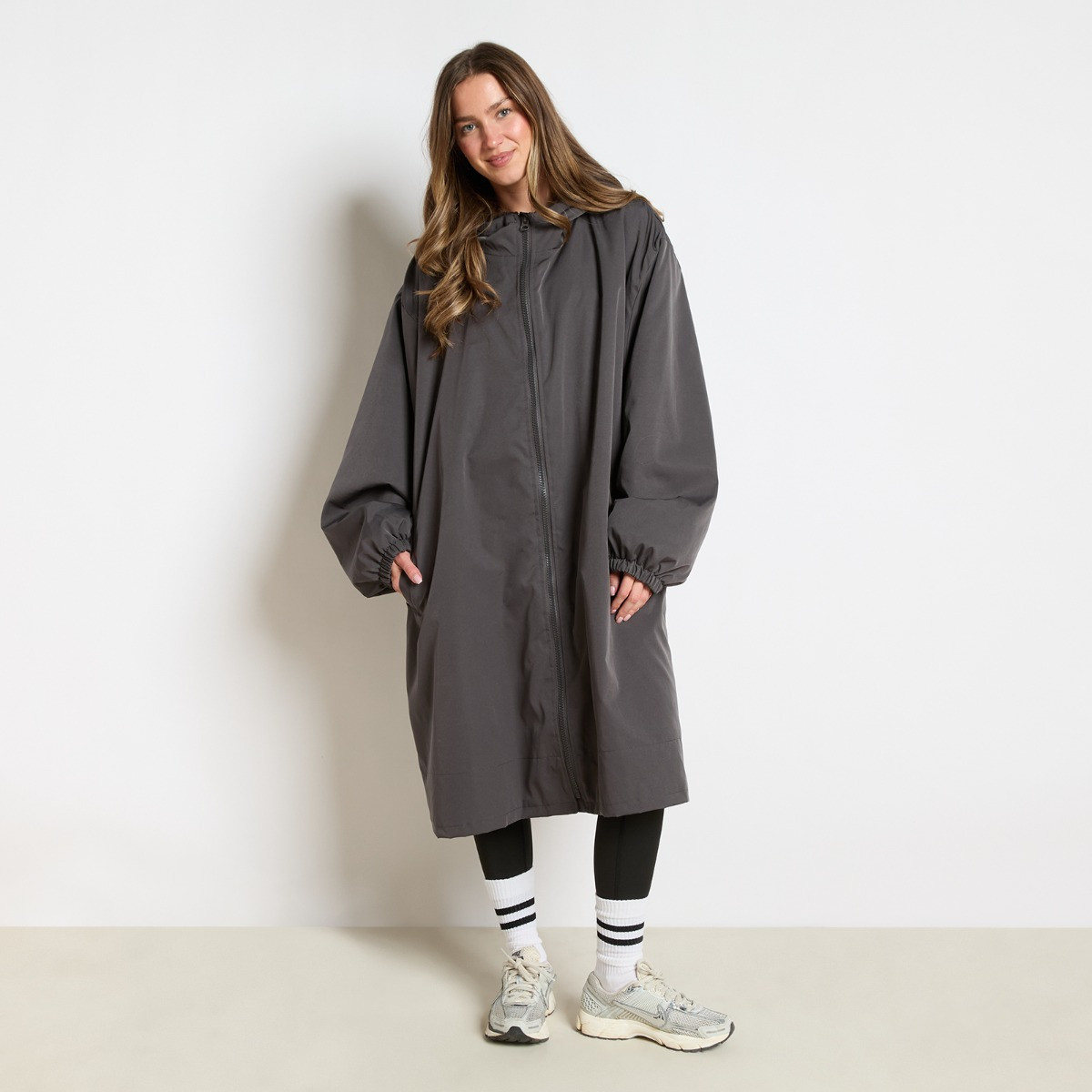 OHS Adults Water Resistant Sherpa Drying Robe, Charcoal - Small/Medium>