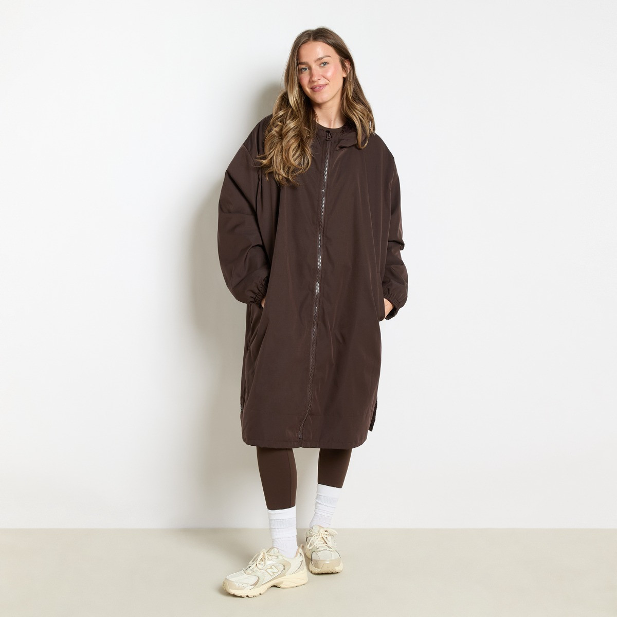 OHS Adults Water Resistant Sherpa Drying Robe - Dark Brown>