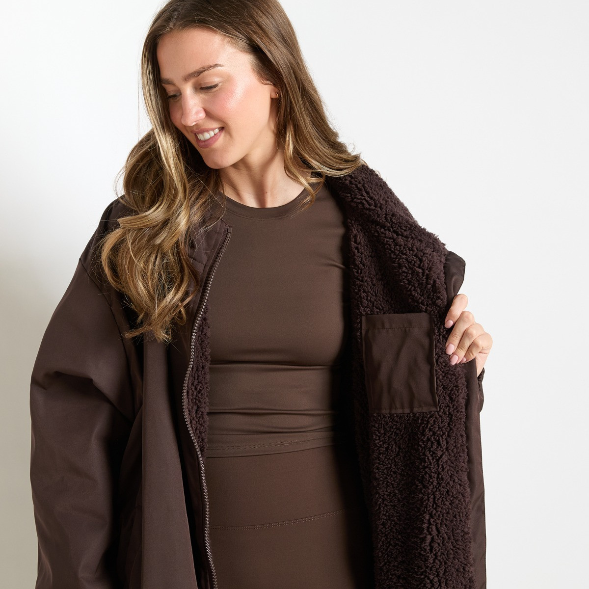 OHS Adults Water Resistant Sherpa Drying Robe - Dark Brown>