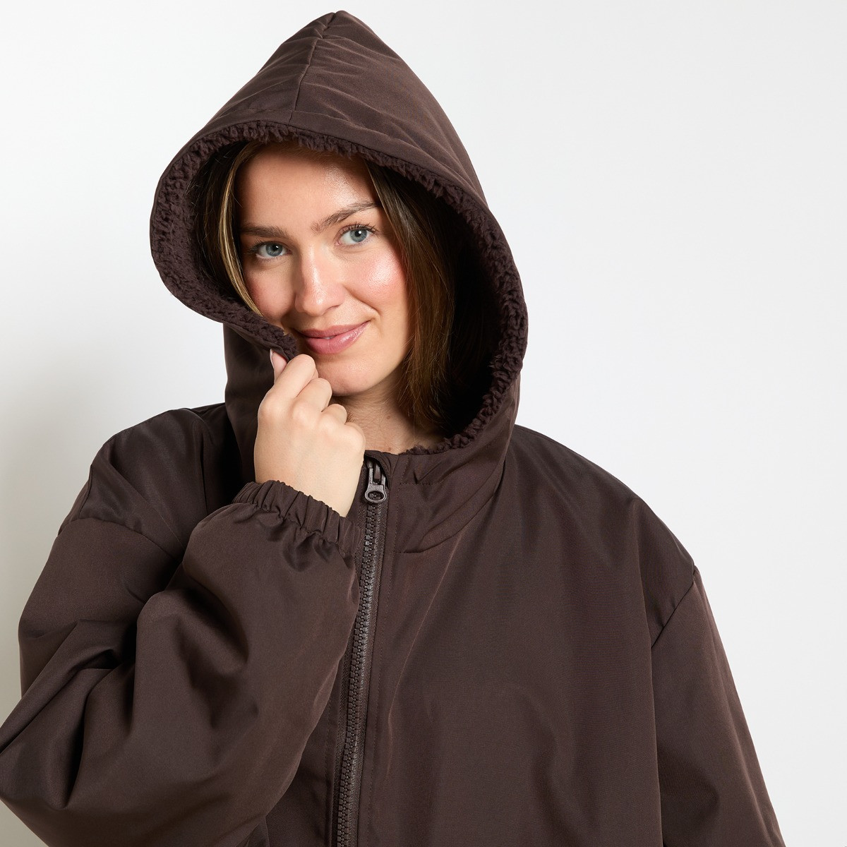 OHS Adults Water Resistant Sherpa Drying Robe - Dark Brown>