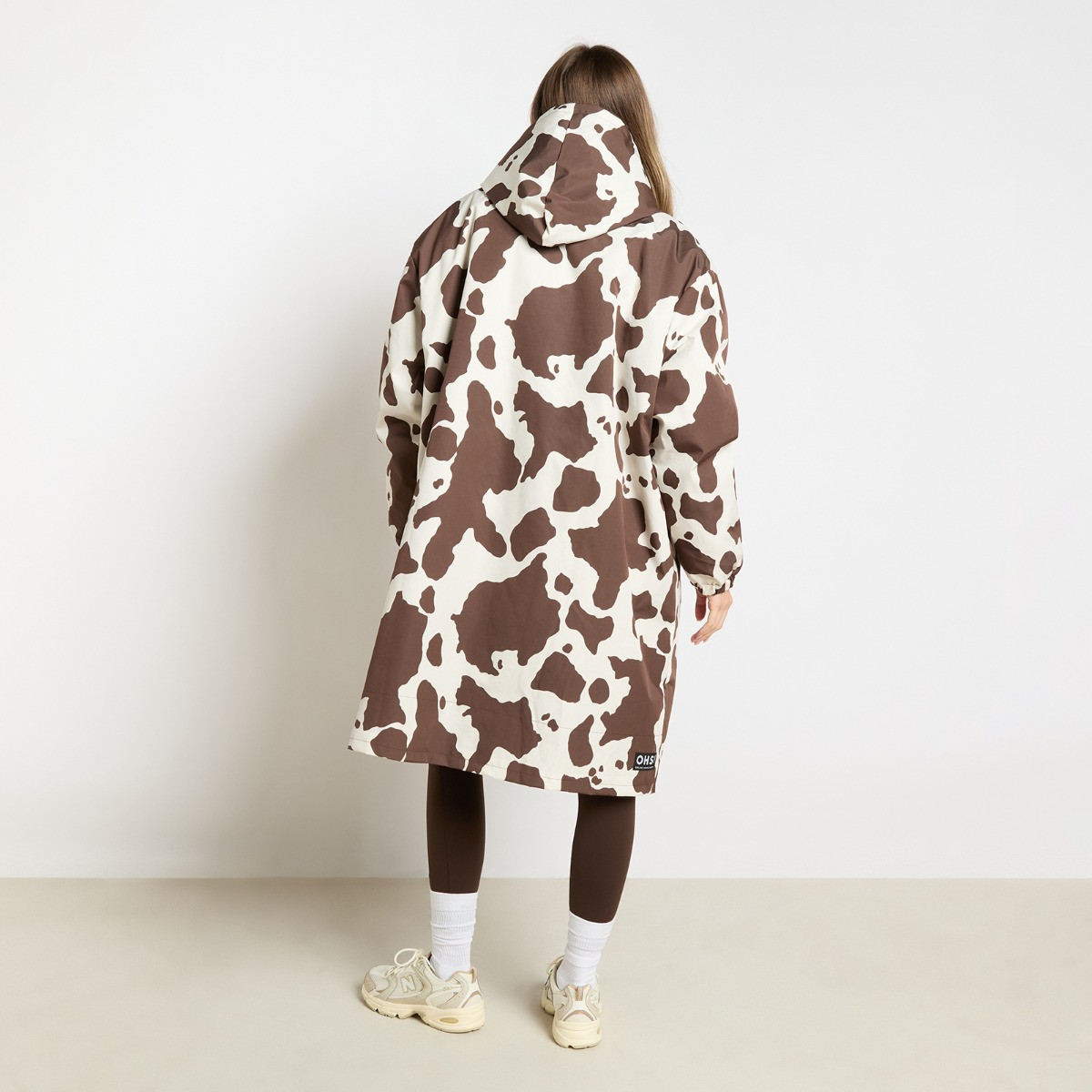 OHS Adults Water Resistant Cow Print Sherpa Drying Robe - Brown/Cream>