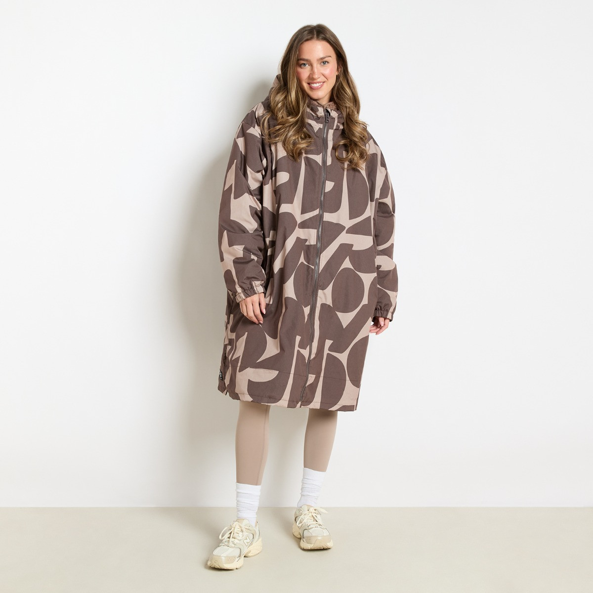 OHS Adults Water Resistant Geometric Print Sherpa Drying Robe - Brown>