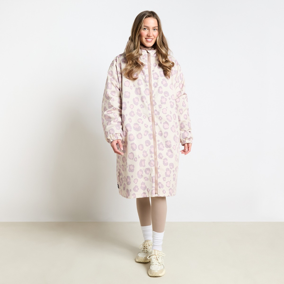 OHS Adults Water Resistant Leopard Print Sherpa Drying Robe - Beige>