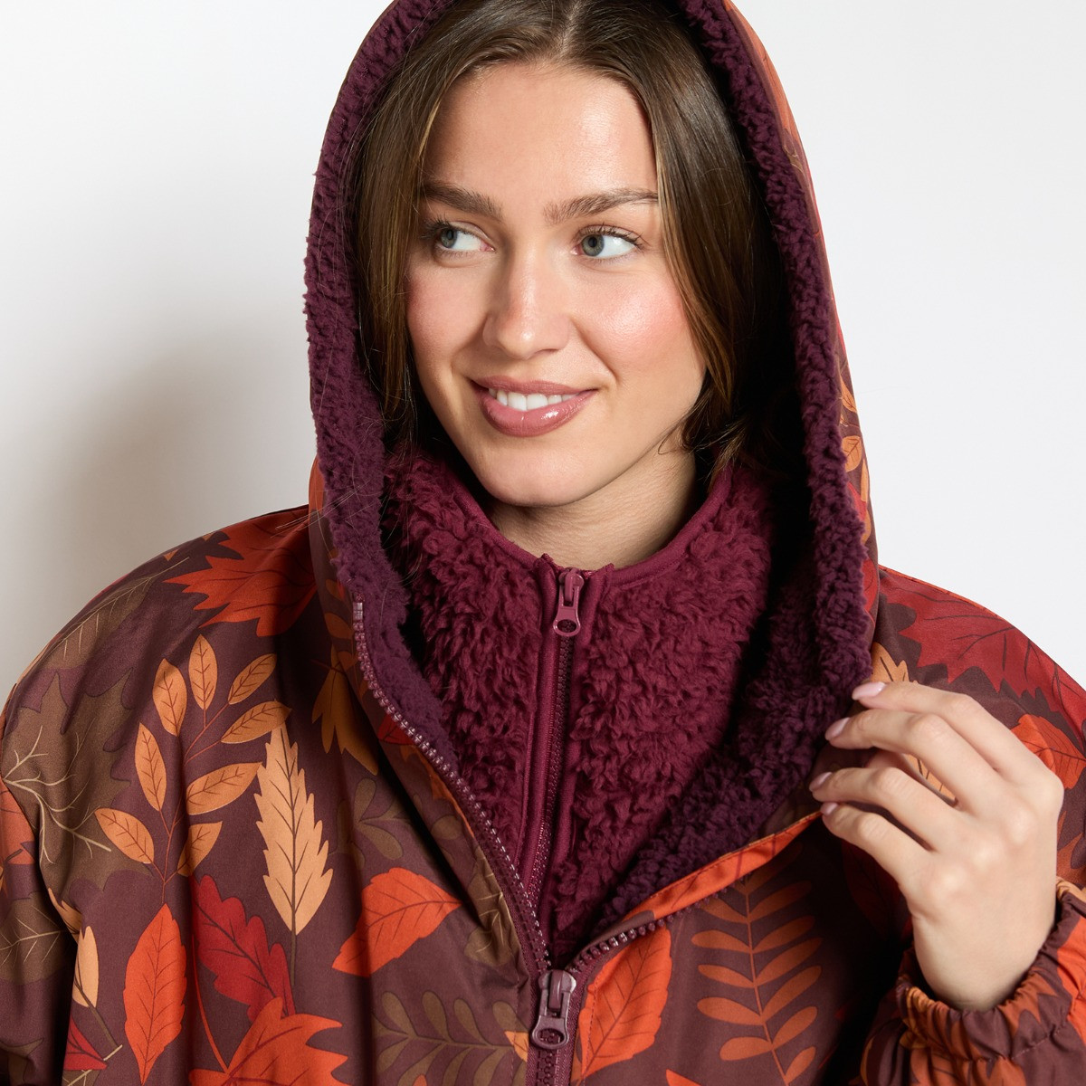 OHS Adults Water Resistant Autumn Leaves Print Sherpa Drying Robe - Orange/Burgundy>