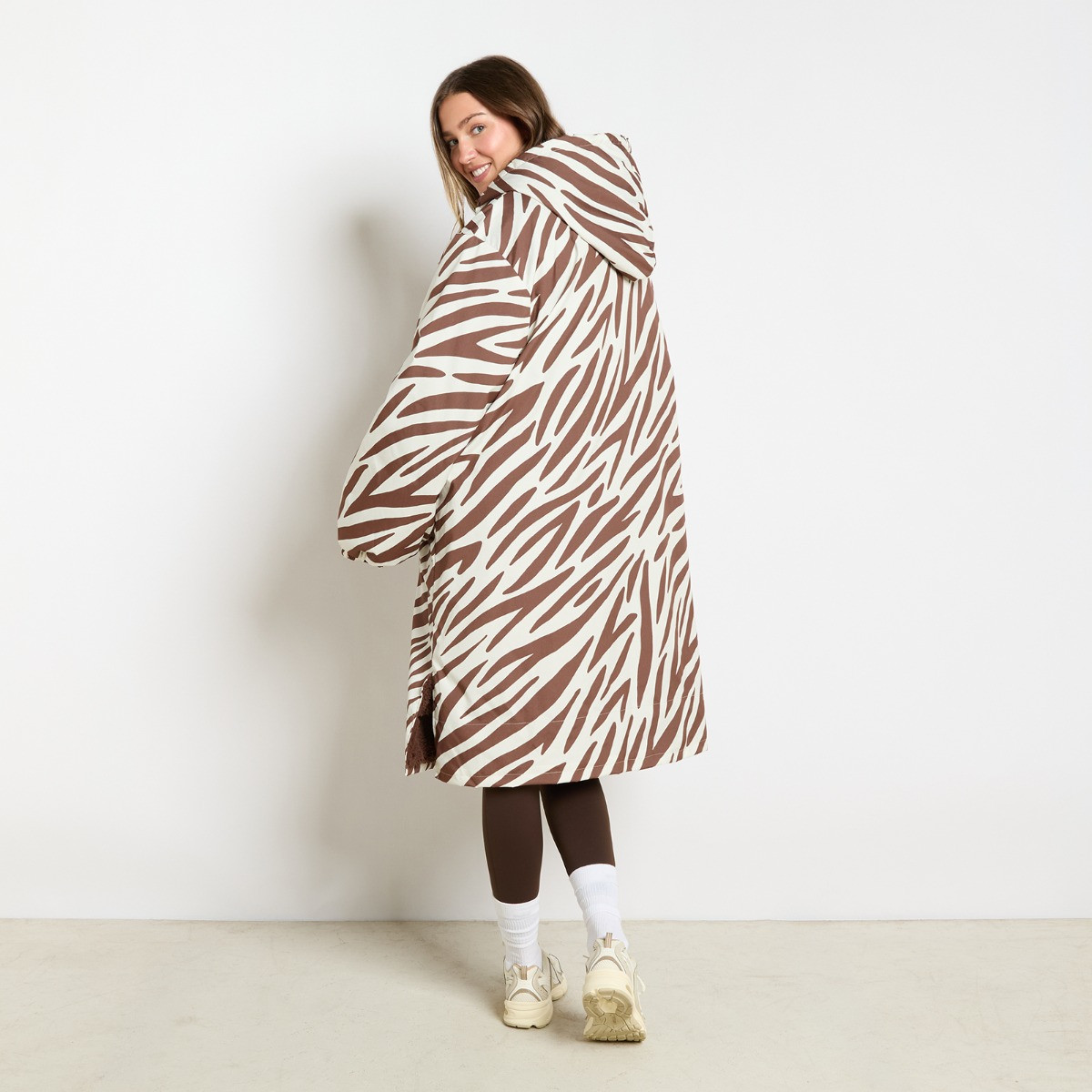 OHS Adults Water Resistant Zebra Print Sherpa Drying Robe, Brown - Small/Medium>