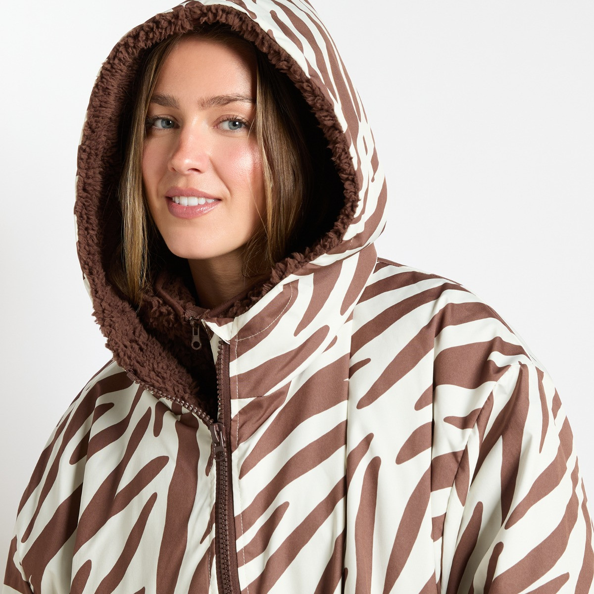 OHS Adults Water Resistant Zebra Print Sherpa Drying Robe, Brown - Small/Medium>