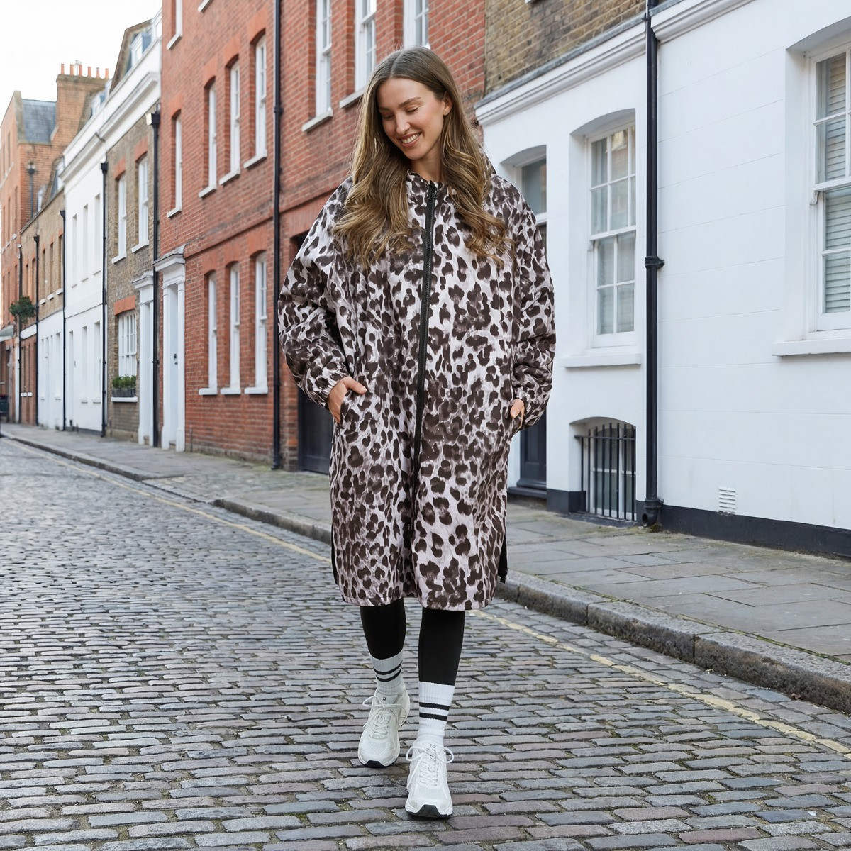 OHS Adults Water Resistant Leopard Print Sherpa Drying Robe, Monochrome - Large/Extra Large>
