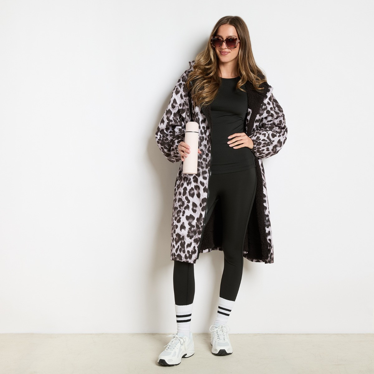 OHS Adults Water Resistant Leopard Print Sherpa Drying Robe - Monochrome>
