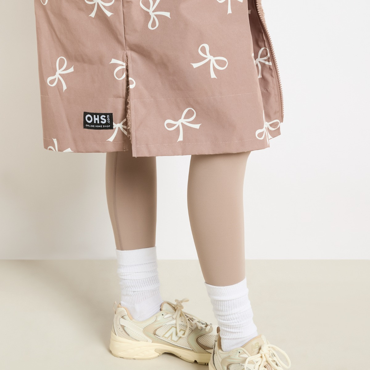 OHS Adults Water Resistant Bow Print Sherpa Drying Robe - Mink>