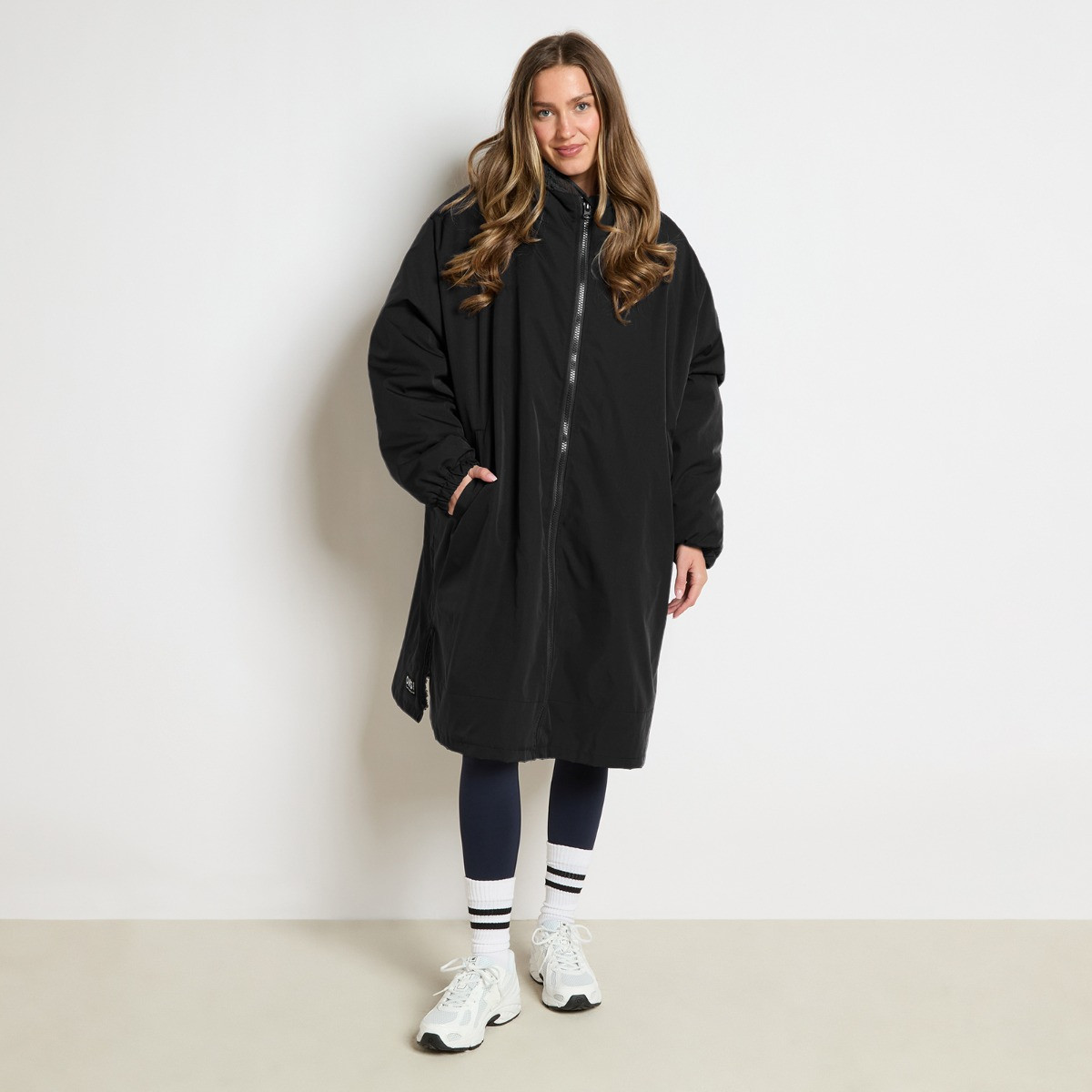 OHS Adults Water Resistant Sherpa Drying Robe - Black>